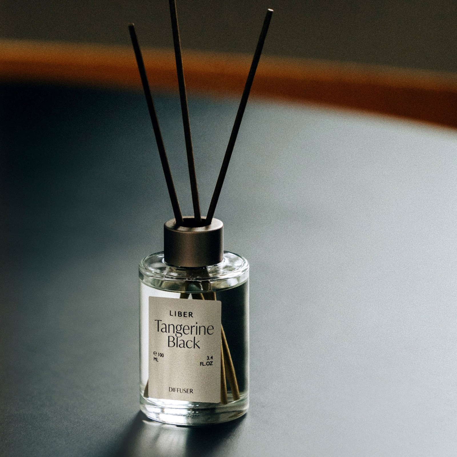 Diffuser Tangerine Black · LIBER | MiiN Cosmetics