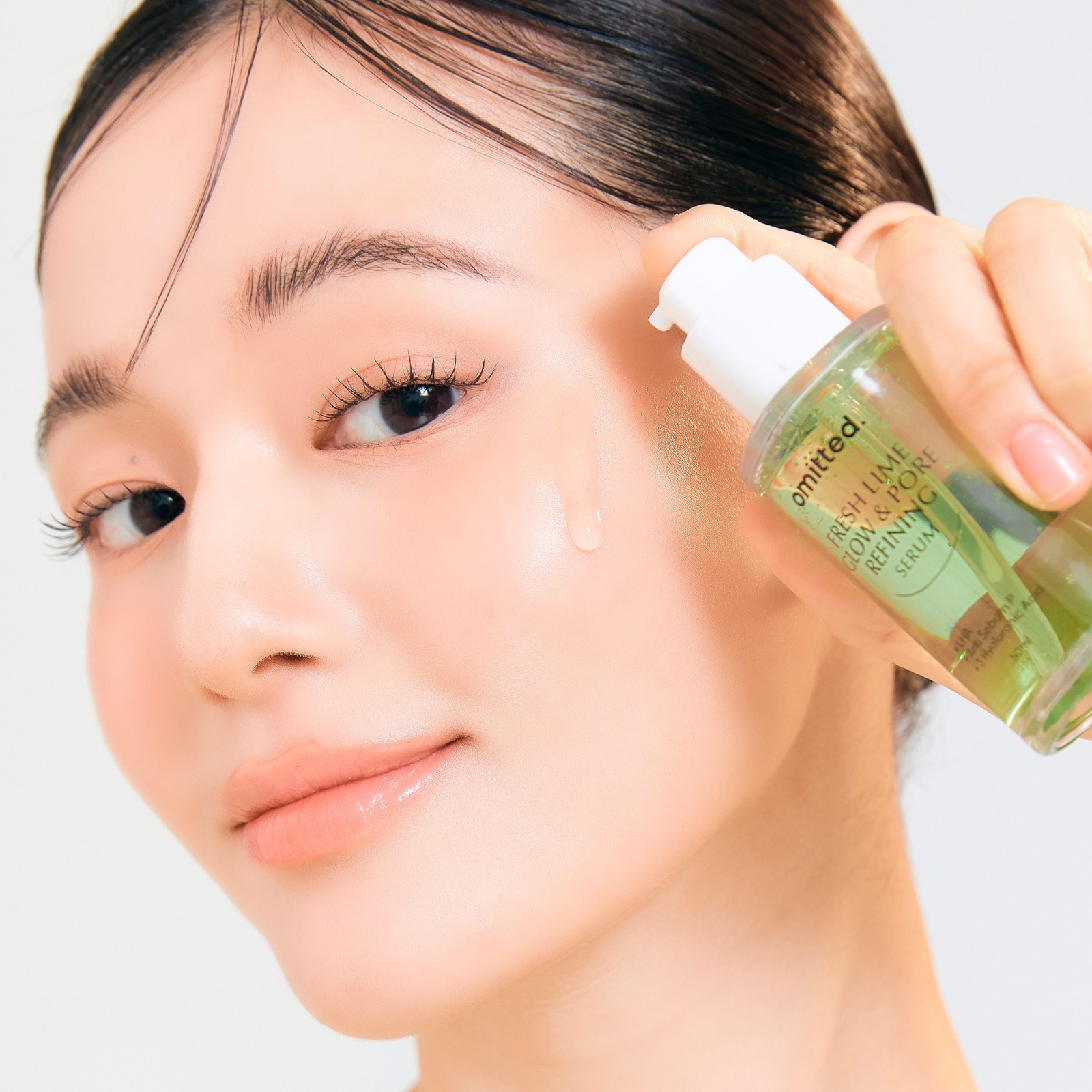 Brightening and pore-minimizing serum with lime · Omitted | MiiN Cosmetics