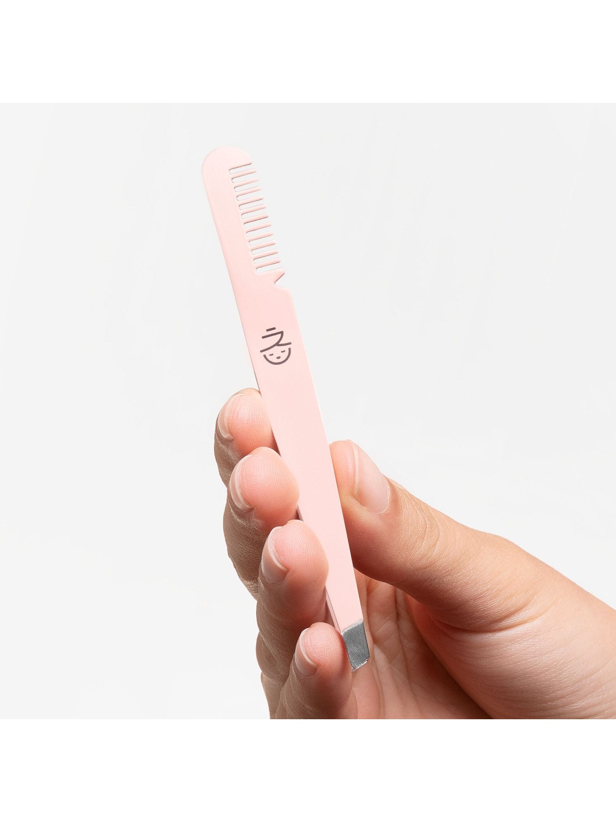 Precision eyebrow tweezers with comb|MiiN cosmetics